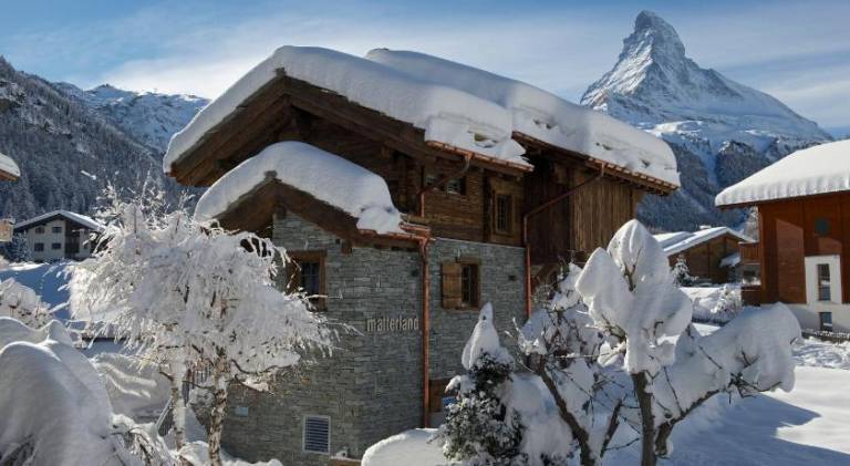 Pleasant vacation home with hot tub | Close to the ski | Pets are welcome in Zermatt