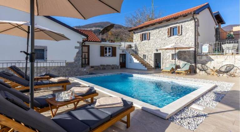 Vacation home with pool in Lovran