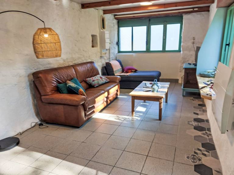 House with terrace & garden — photo 2
