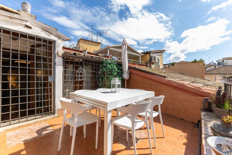 Rental apartment with terrace | Near Pantheon | City view in Vittoria