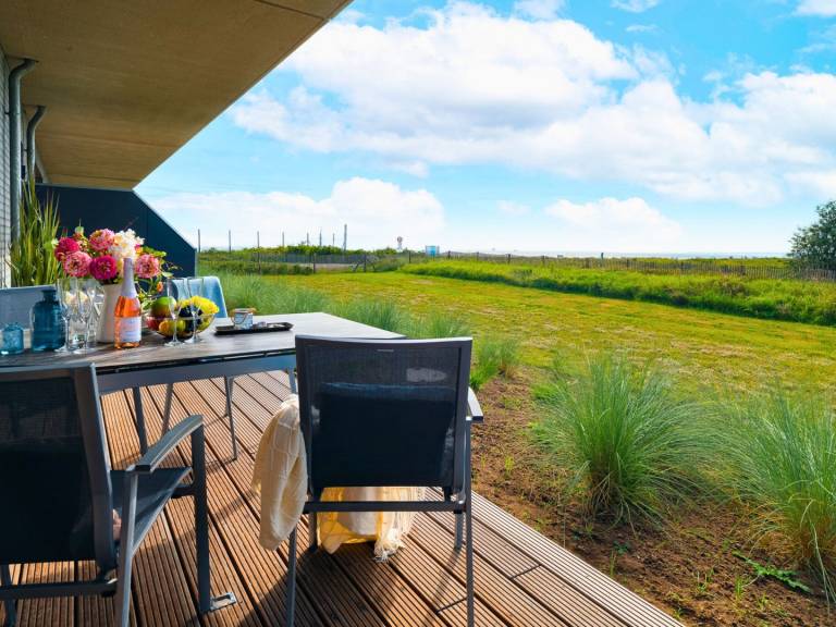 "BeachTerraceThree" Ferienwohnung am Strand: Sonnenterrasse, Sauna & Meerblick — photo 2