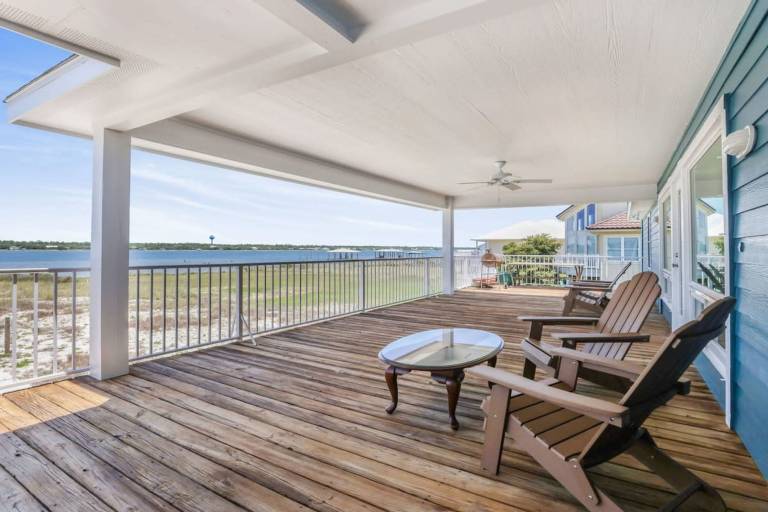 Lagoon Time Beach Home- Elevator beach access in Al