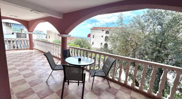Sea view steps to Przno beach 2 Bedrooms Terrace Parking Villa Olive in Becici