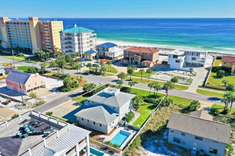 Vacation home | Close to the beach | Pet-friendly in Destin, FL