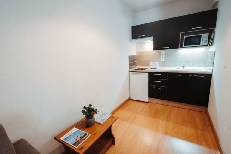 Holiday apartment with pool — photo 4