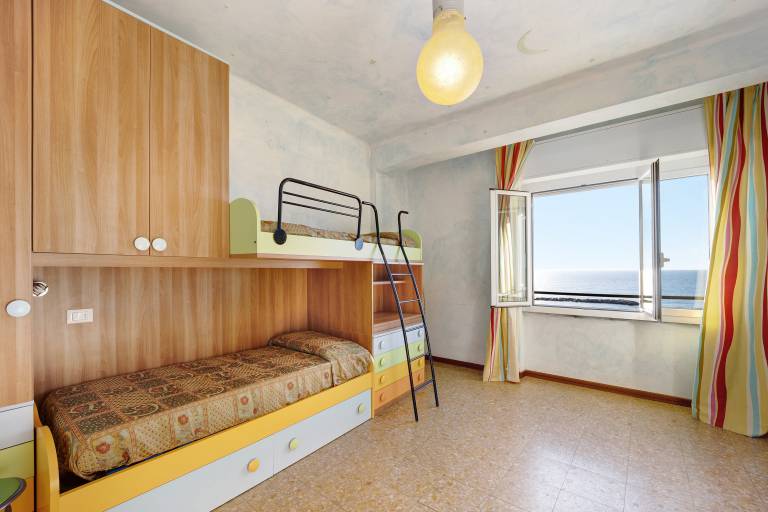 Holiday Accommodation "Casa Fronte mare" with sea front view — photo 2
