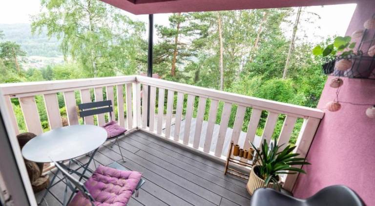 Holiday apartment with pool, patio & yard — photo 3