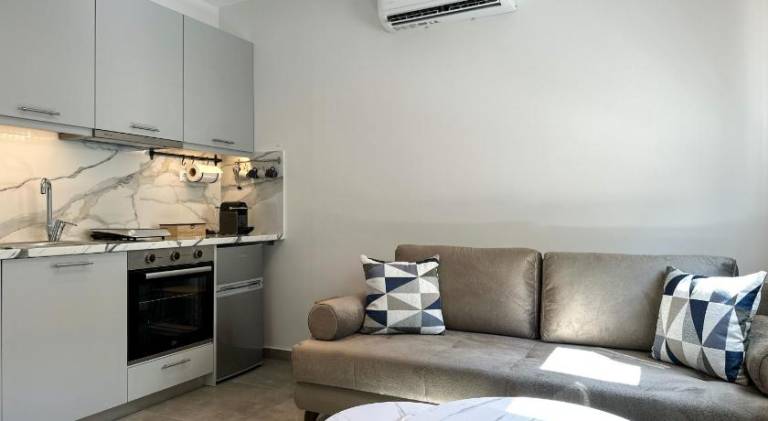 Beautiful apartment with patio & yard | Beach nearby | Pets are welcome — photo 4