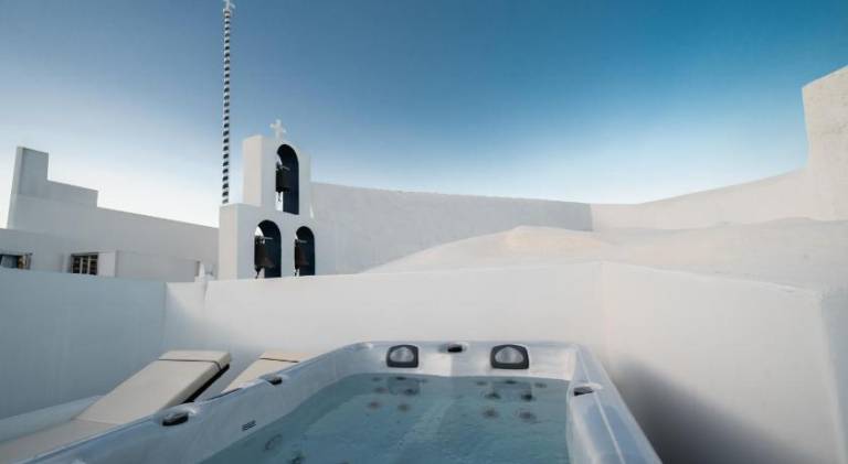 House with hot tub & terrace — photo 4