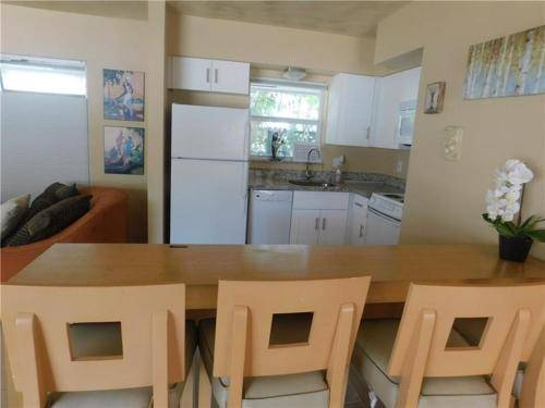 Dolphin Isles Resort — photo 4