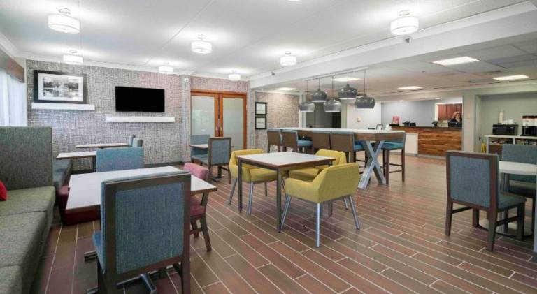 Hampton Inn St. Louis/Westport — photo 4