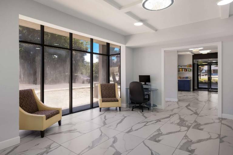 Suburban Studios Hinesville - Fort Stewart Area — photo 4