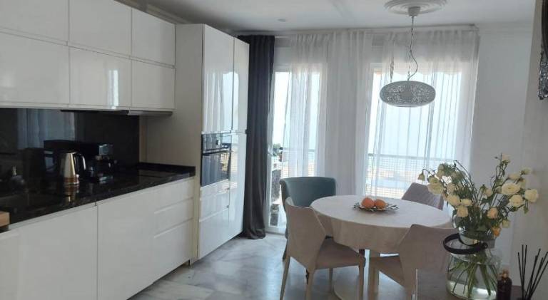 Beautiful holiday apartment | Next to the beach | Pet-friendly in Estepona