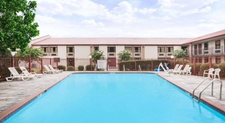 Super 8 By Wyndham Oxford — photo 3