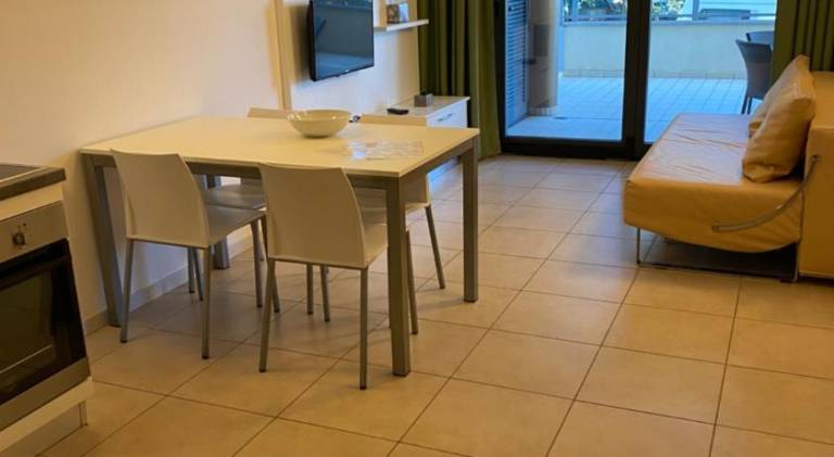 Pleasant serviced apartment with terrace & pool | Close to the beach | Pets allowed — photo 2