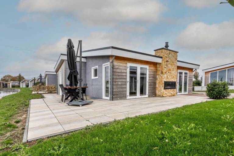 Spacious and luxurious holiday home for 4 to 6 people