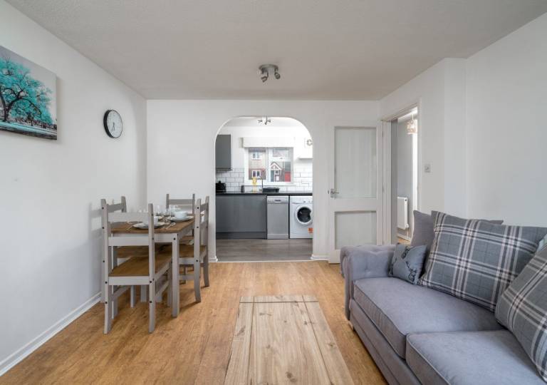 Holiday apartment with yard — photo 5