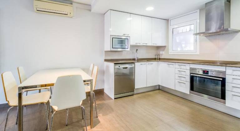 Rental apartment with terrace — photo 3