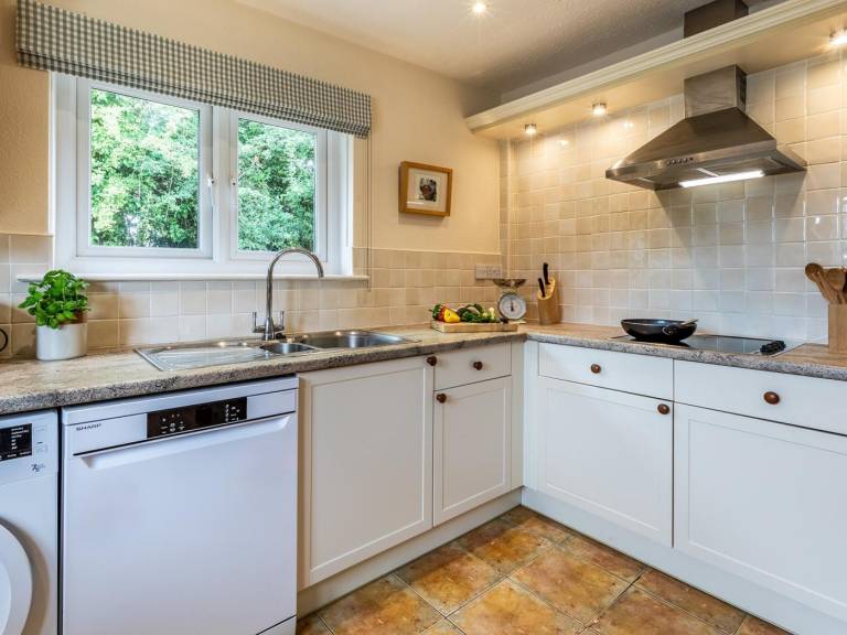 Fully equipped cottage with yard & barbeque | Pets are welcome — photo 4