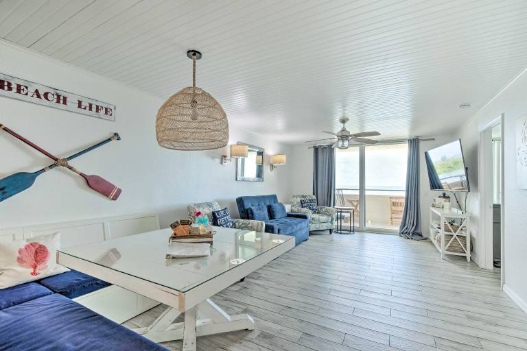 Private Beach Access & Gulf Views Hudson Condo