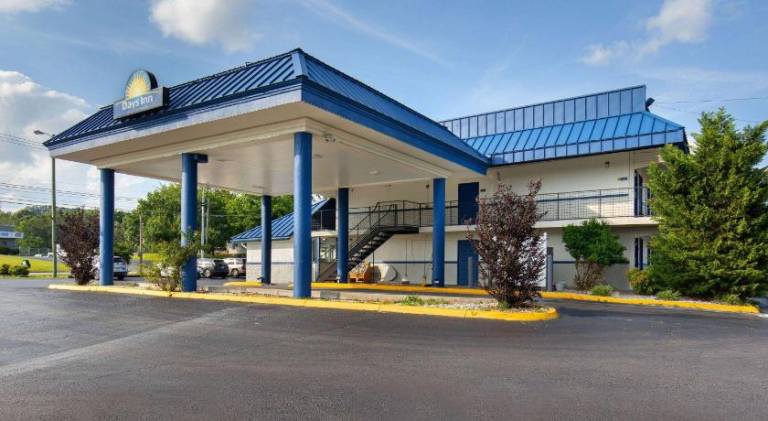 Days Inn by Wyndham Knoxville North — photo 2
