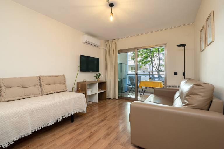 Apartment 'Apartamentos Salou - 112' with Shared Pool, Wi-Fi and Air Conditioning — photo 3