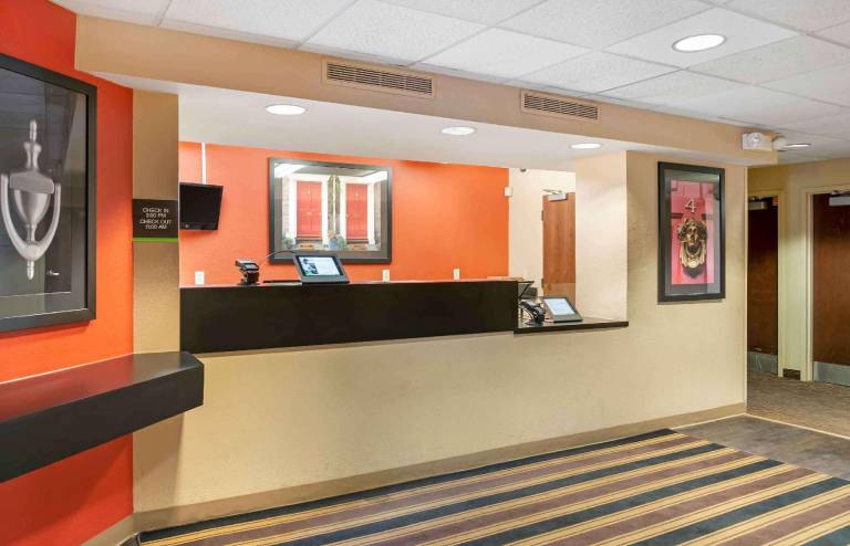 Extended Stay America Select Suites - Detroit - Farmington Hills — photo 2