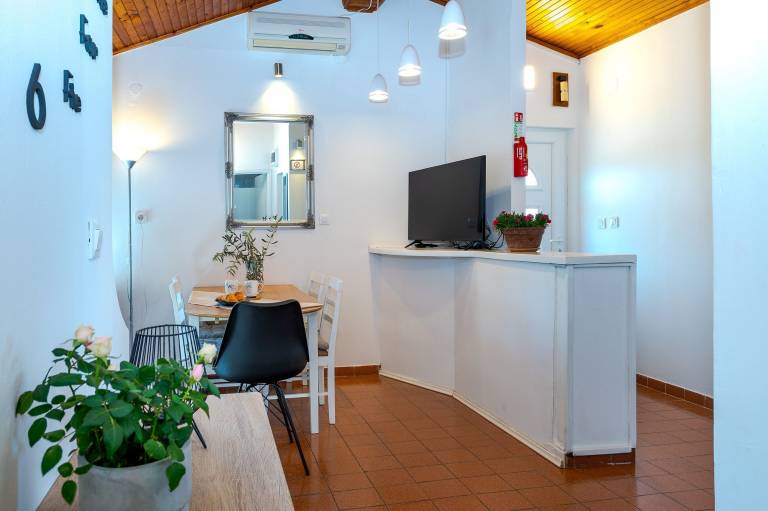 Rental apartment with barbecue, terrace & garden | Sea view — photo 5