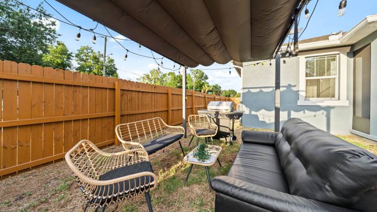 Vacation home with garden — photo 4
