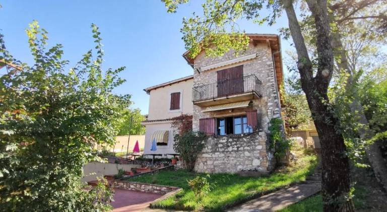 House with garden, private pool & barbecue in Spoleto