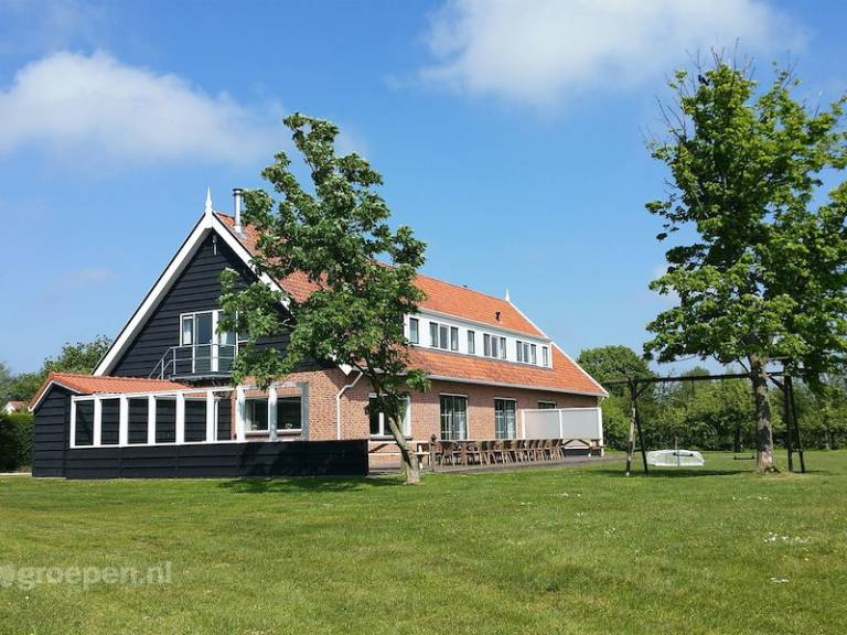 Ferienhaus mit Hund in Burgh-Haamstede f&uuml;r max. 36 Personen