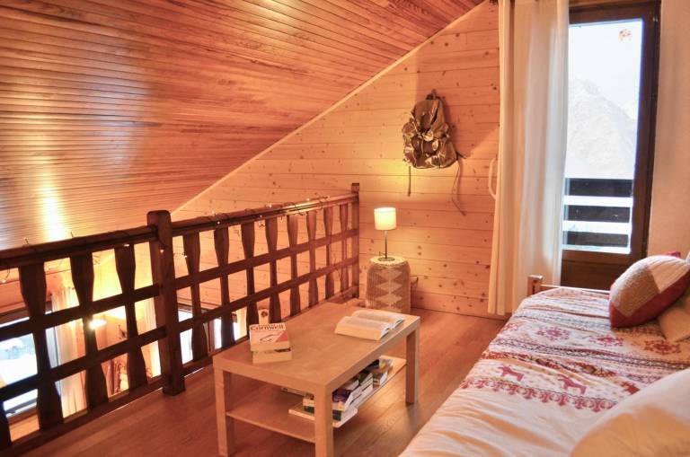 Apartment 'Les Cabrettes - Confort' with Mountain View and Balcony — photo 5