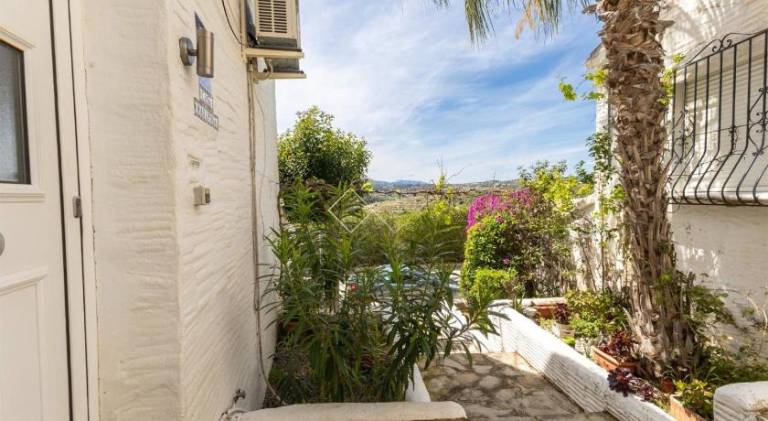 Rental apartment with pool — photo 5