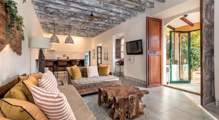 Villa with barbeque, garden & terrace — photo 3