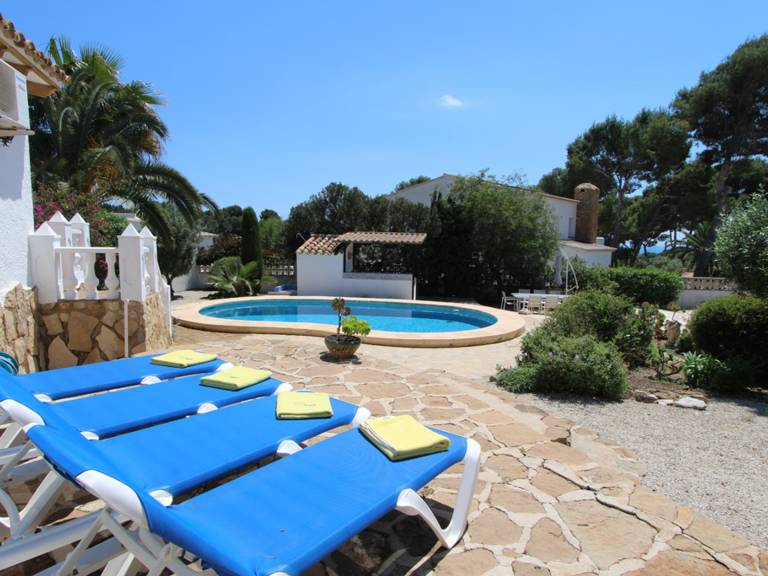 Villa with private pool, yard & grill — photo 3