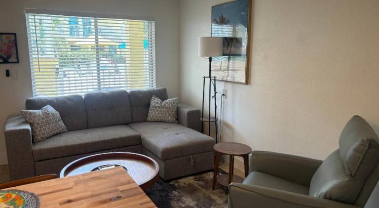 Malyn 107, Waterfront Condo, short walk to beach — photo 2