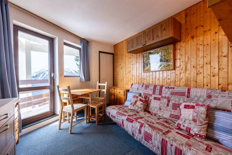 Studio "Les Bouquetins A" with Balcony and Valley View (South Facing) in Montvalezan