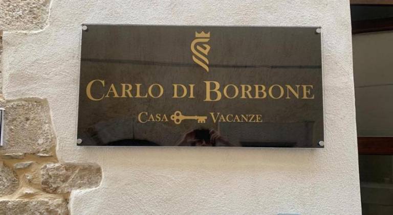 CARLO DI BORBONE Casa Vacanze