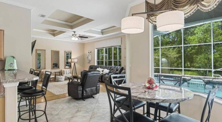 Ample vacation home with pool | Dogs allowed — photo 4