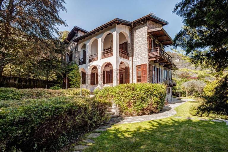 Villa  Mandello del Lario