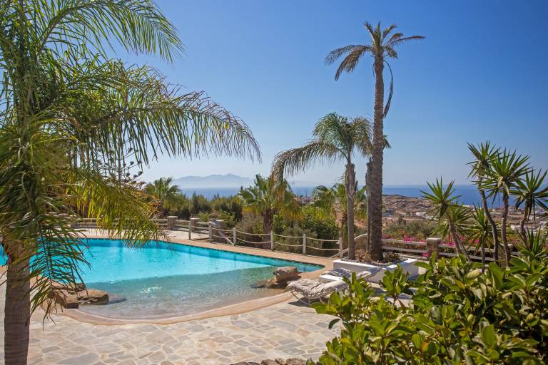 House with pool, garden & BBQ | Good for workation | Pet-friendly — photo 2