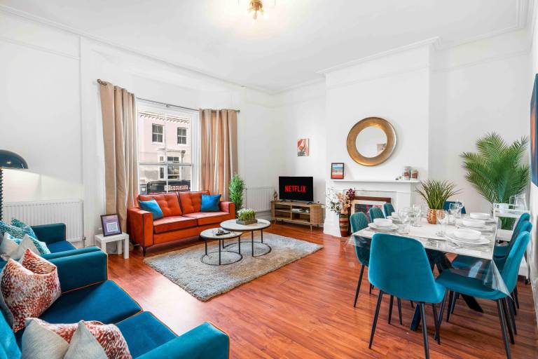Vacation home with 3 rooms for 12 persons in Brighton