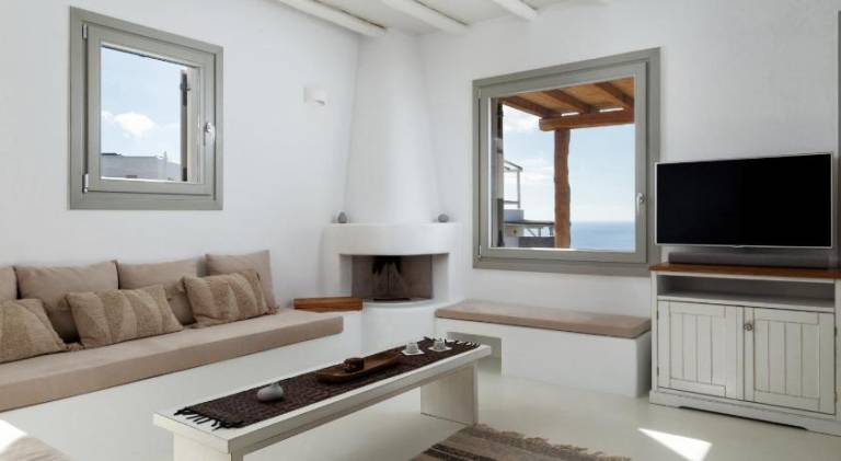 Fully equipped pleasant vacation home with private pool, yard & terrace | Pet-friendly — photo 2