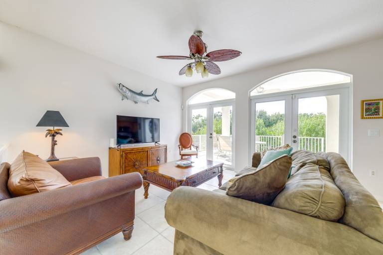 Spacious Canal-Front Home: Florida Keys Gem — photo 4