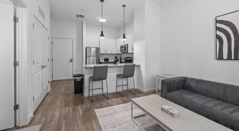 Apartment with pool — photo 2