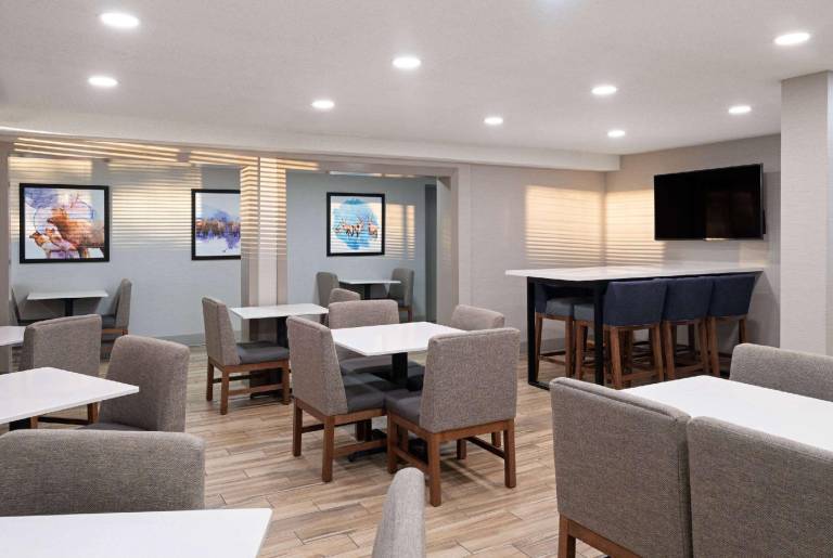 AmericInn by Wyndham Casper Event Center Area — photo 4