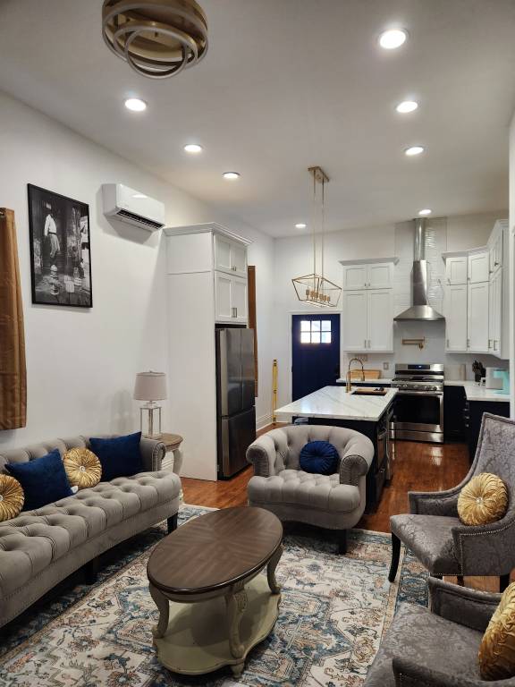 Cabin Seventh Ward