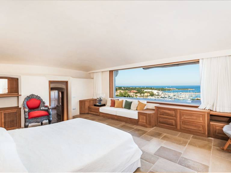 Vacation home with private pool, patio & BBQ | Sea view — photo 3