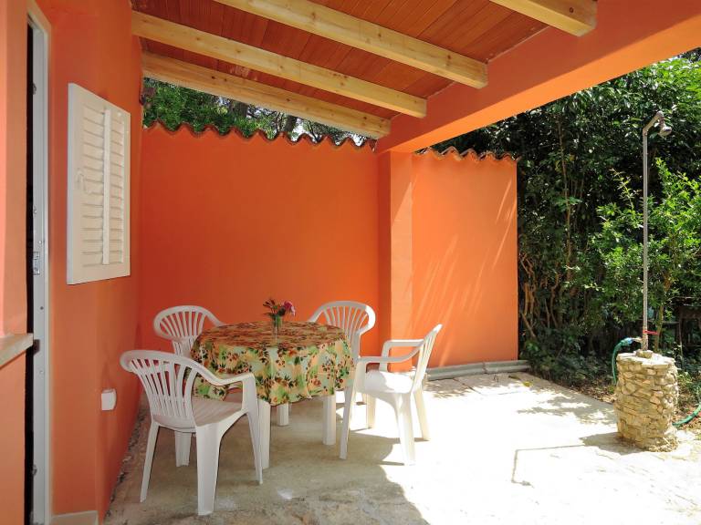 Lovely rental apartment with terrace & yard | Pets are welcome — photo 2