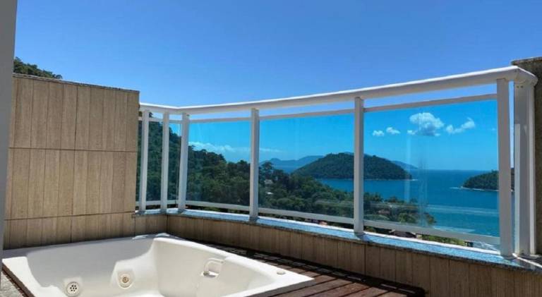 Big rental apartment with hot tub & pool | Pets are welcome in Mangaratiba